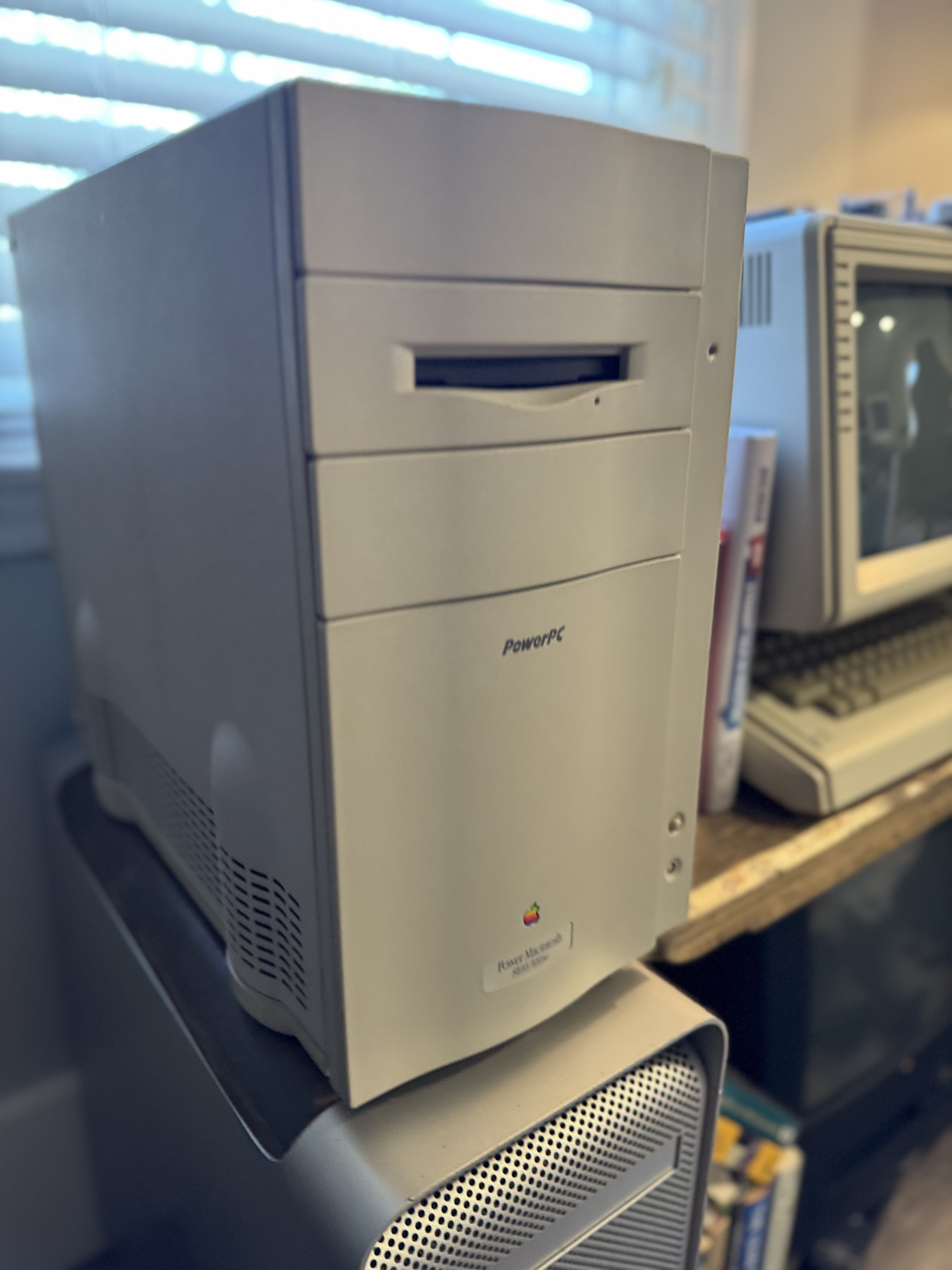 PowerMac 8100/100AV