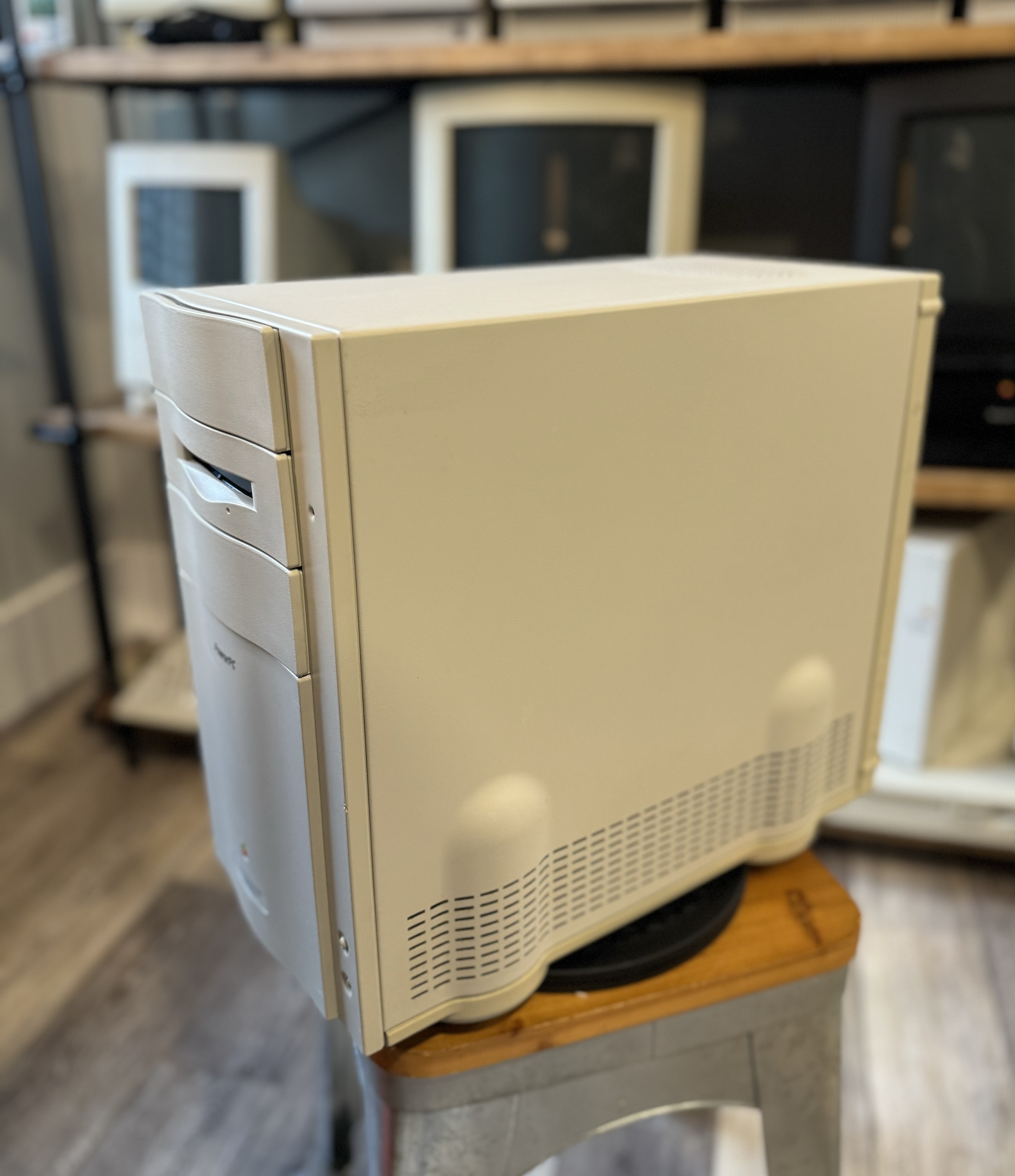 PowerMac 8100/100AV